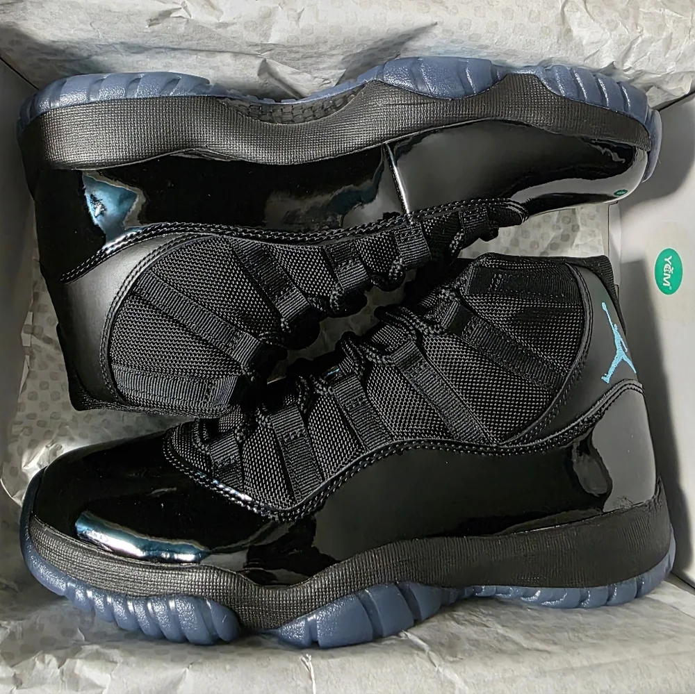 Brand new ds jordan retro 11 gamma sneakers size 8 and 9 men's.